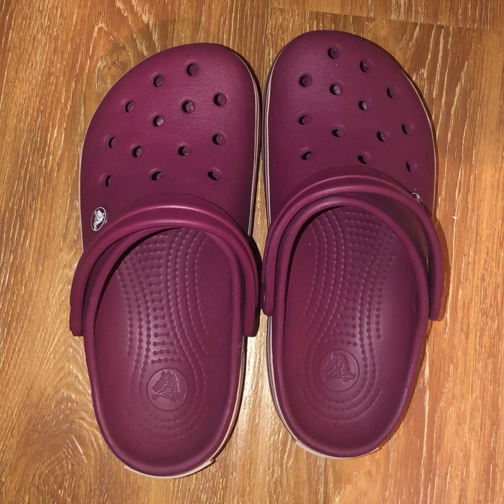 Crocs size 6